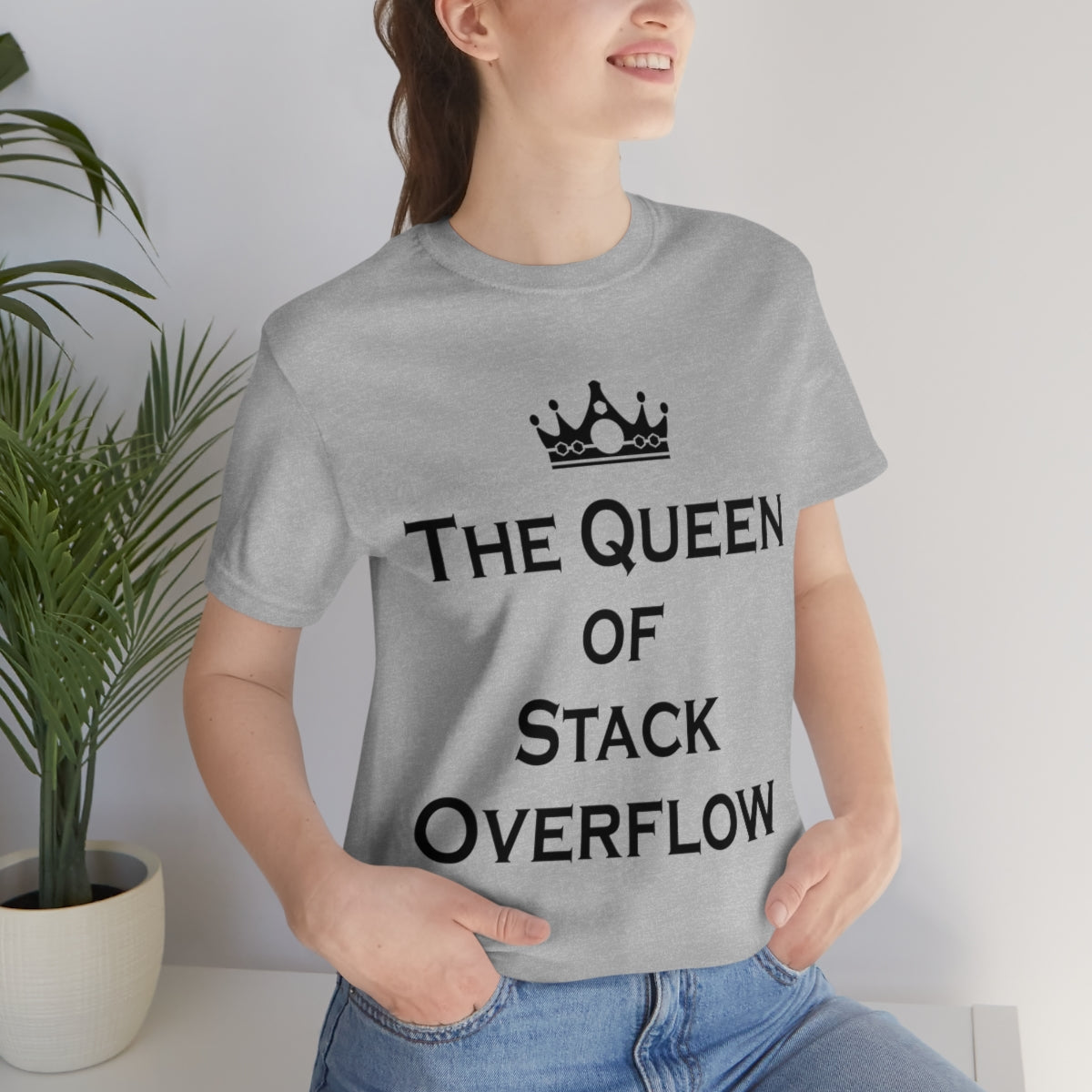 The Queen of Stack Overflow IT Funny Coding Unisex Jersey Short Sleeve T-Shirt Ichaku [Perfect Gifts Selection]