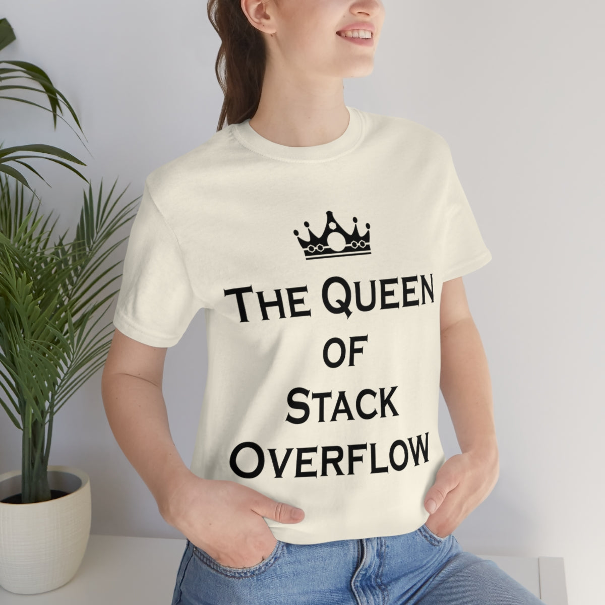 The Queen of Stack Overflow IT Funny Coding Unisex Jersey Short Sleeve T-Shirt Ichaku [Perfect Gifts Selection]