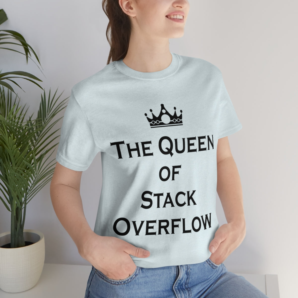 The Queen of Stack Overflow IT Funny Coding Unisex Jersey Short Sleeve T-Shirt Ichaku [Perfect Gifts Selection]