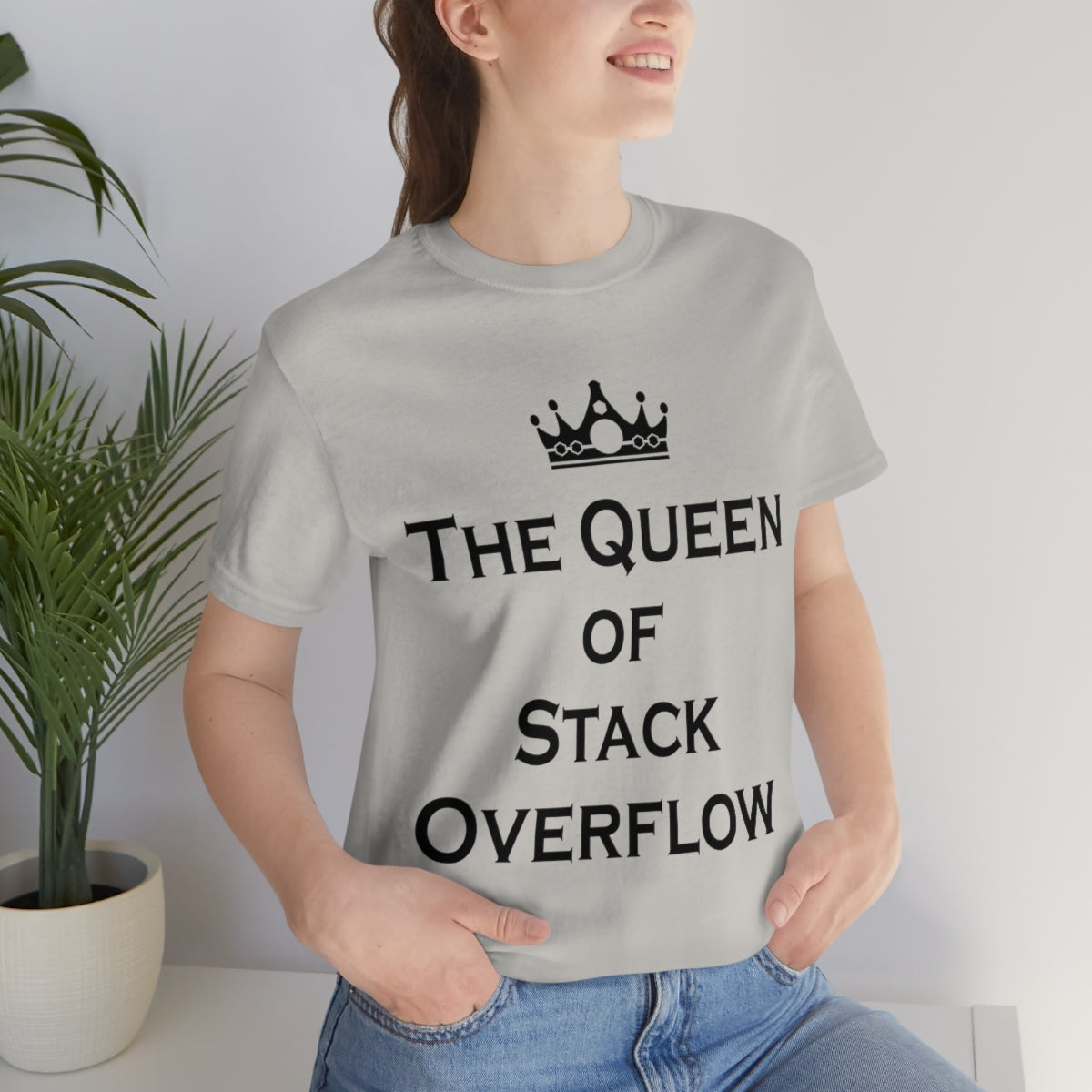 The Queen of Stack Overflow IT Funny Coding Unisex Jersey Short Sleeve T-Shirt Ichaku [Perfect Gifts Selection]