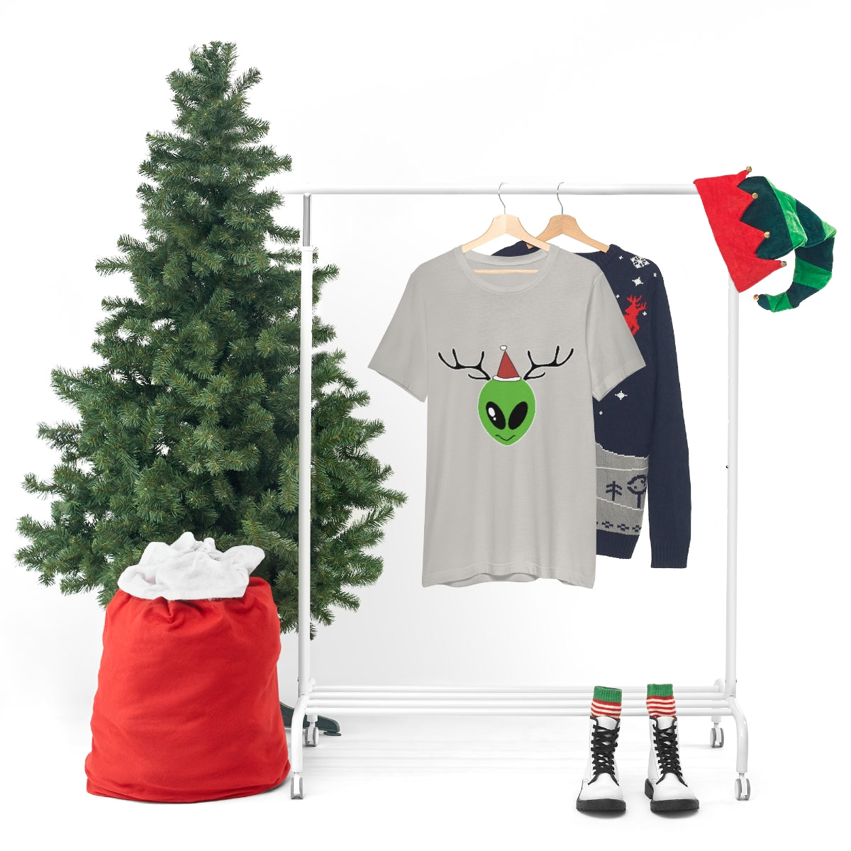 Xmas Aliens Deer Santa Claus UFOS Unisex Jersey Short Sleeve T-Shirt Ichaku [Perfect Gifts Selection]