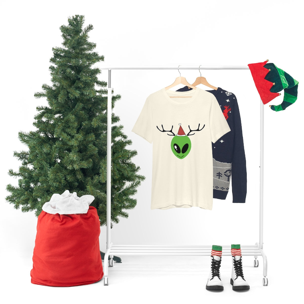 Xmas Aliens Deer Santa Claus UFOS Unisex Jersey Short Sleeve T-Shirt Ichaku [Perfect Gifts Selection]