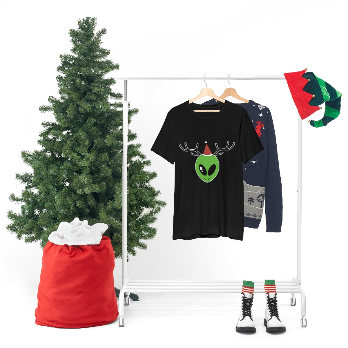 Xmas Aliens Deer Santa Claus UFOS Unisex Jersey Short Sleeve T-Shirt Ichaku [Perfect Gifts Selection]