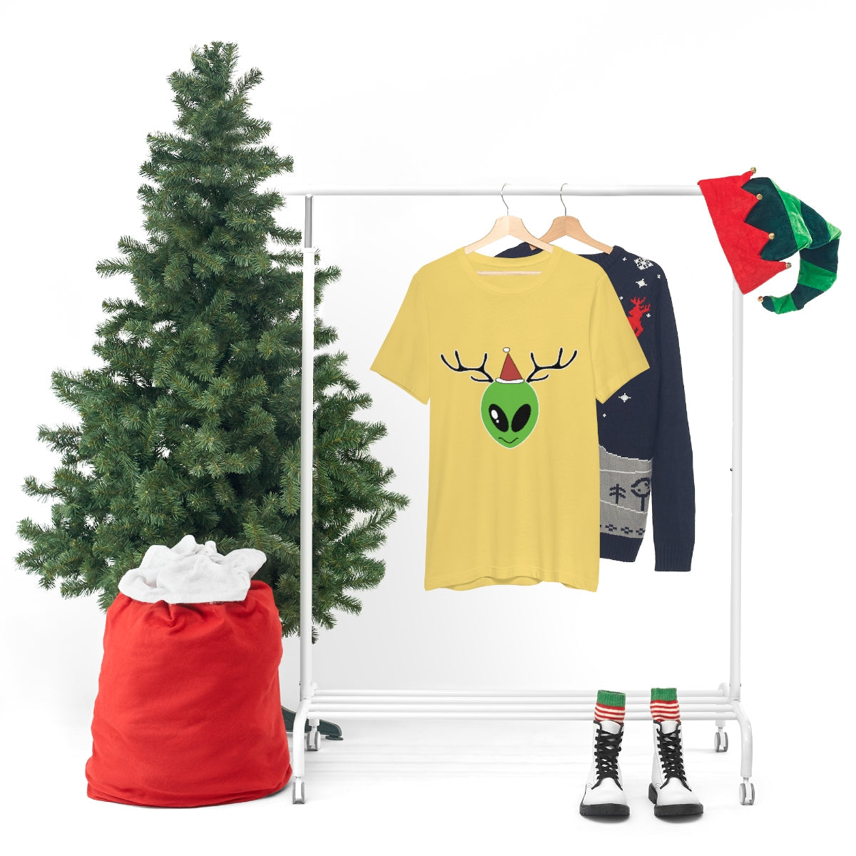 Xmas Aliens Deer Santa Claus UFOS Unisex Jersey Short Sleeve T-Shirt Ichaku [Perfect Gifts Selection]