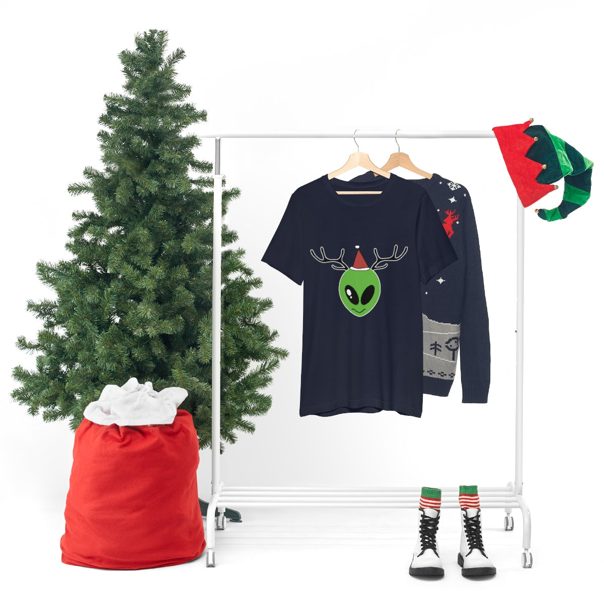 Xmas Aliens Deer Santa Claus UFOS Unisex Jersey Short Sleeve T-Shirt Ichaku [Perfect Gifts Selection]