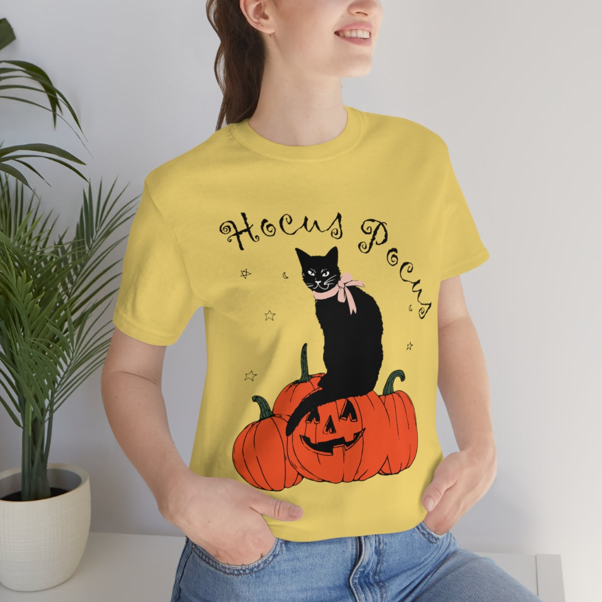 Hocus Pocus Halloween Black Cat Watching Unisex Jersey Short Sleeve T-Shirt Ichaku [Perfect Gifts Selection]