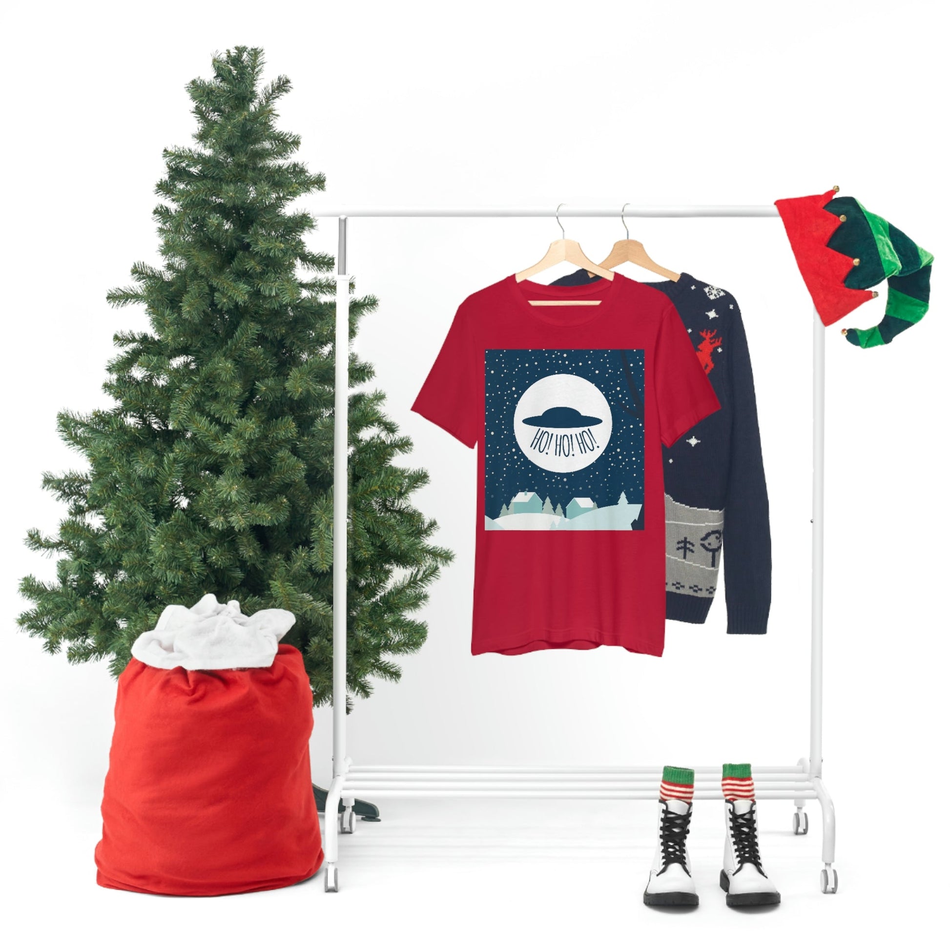 Santa Claus Arrival Merry Christmas Aliens UFO Winter Humor Art Unisex Jersey Short Sleeve T-Shirt Ichaku [Perfect Gifts Selection]