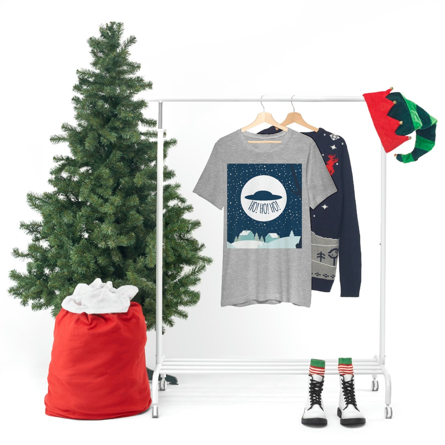 Santa Claus Arrival Merry Christmas Aliens UFO Winter Humor Art Unisex Jersey Short Sleeve T-Shirt Ichaku [Perfect Gifts Selection]